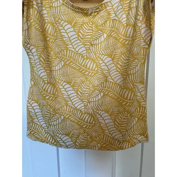 Liz Claiborne Size Medium Yellow White Leaf Pattern Short Sleeve Blouse - Picture 4 of 9